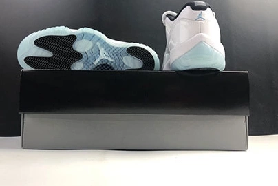 Low AV2187-117 700 Air Sleek Blue“ ”Legend Jordan 11 0716
